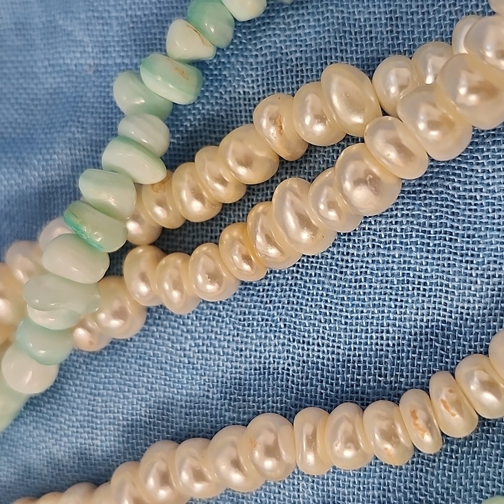 Vintage-Inspired Freshwater Pearl & Aventurine Necklace - Picture 4 of 5